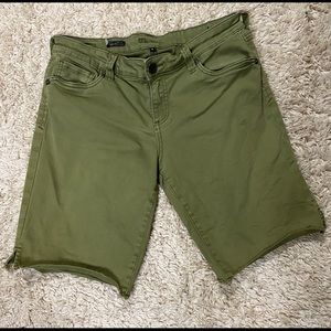 Kut from the Kloth  green Bermuda shorts 6